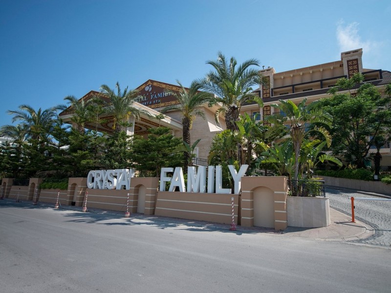 Crystal Family Resort Top Travel Agency (10)