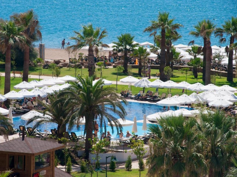 Crystal Tat Beach Golf Resort Top Travel Agency (2)